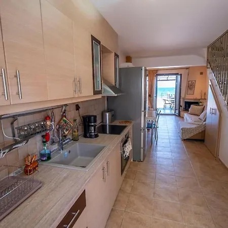 ヴィラ Waves Beachfront House,