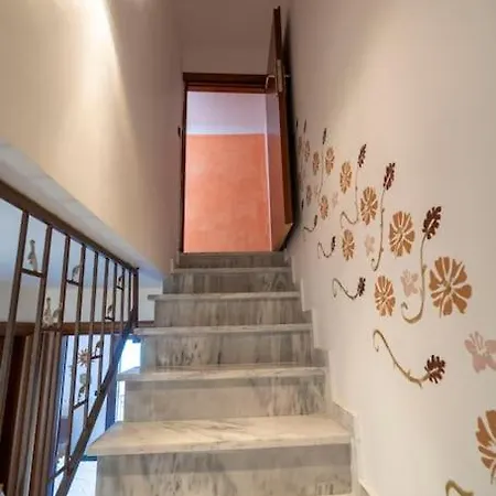 Waves Beachfront House, Βίλα Νικήτη
