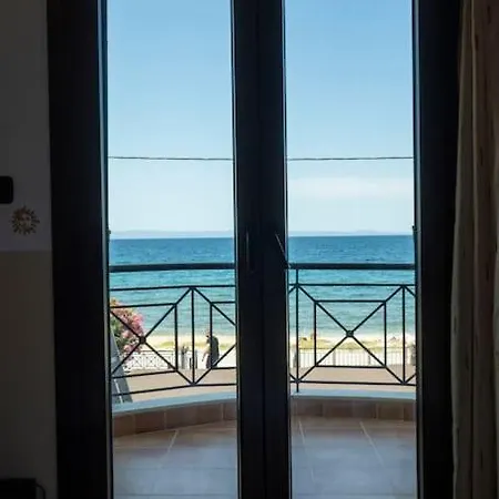 Βίλα Waves Beachfront House, Νικήτη