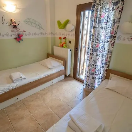 Waves Beachfront House, * Νικήτη