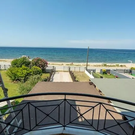 Waves Beachfront House,